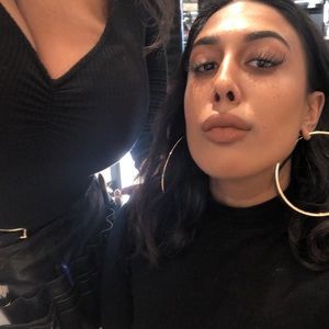 Meet your Posher, Nadia